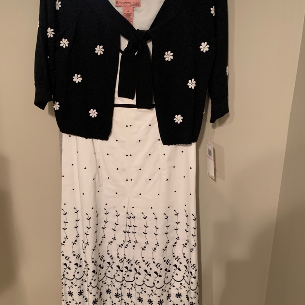 Bandolino 2 piece dress, never worn, tags still on, size 6.